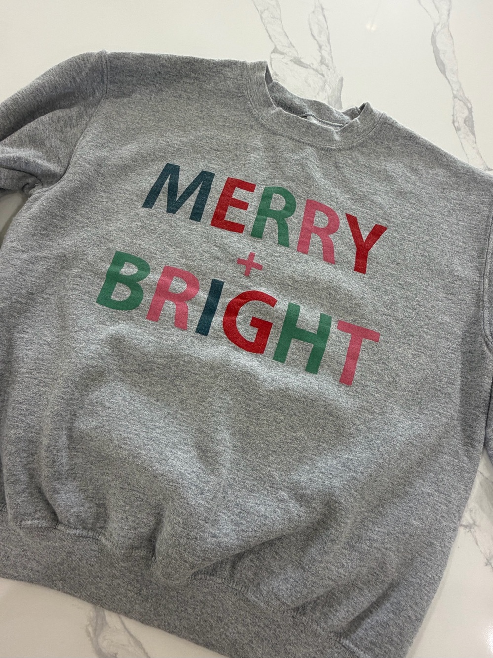 Women’s Medium Merry + Bright Christmas Holiday Graphic Sweatshirt Crewneck